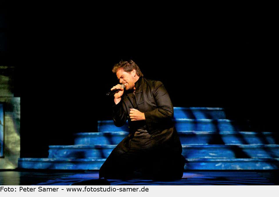 Patrick Stanke mit einer grandiosen Darbietung aus "Mozart!" koenigsgala 04
