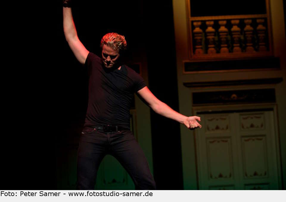 ... bei "I want to break free". koenigsgala 12