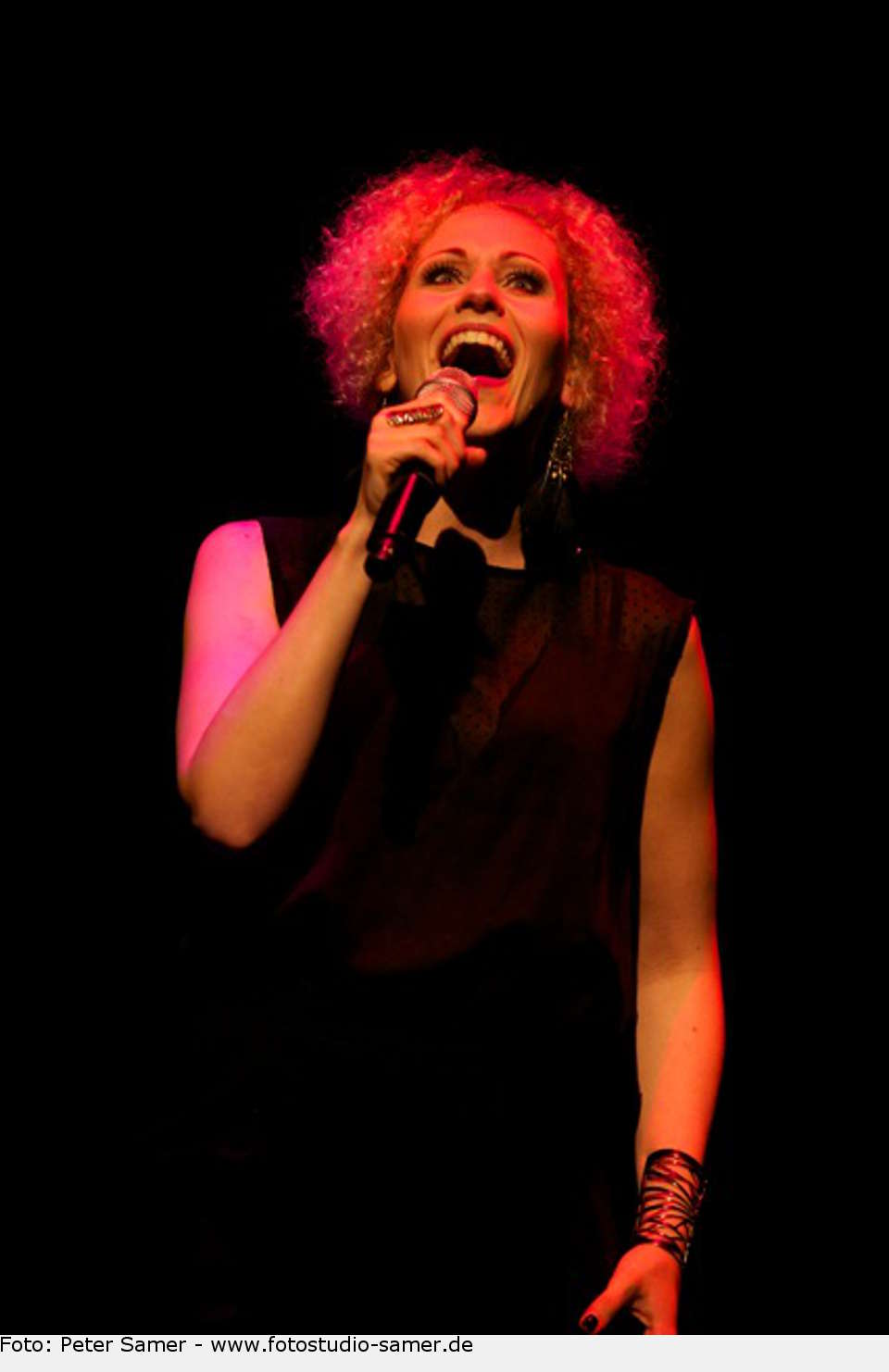 "Das bin ich" - Sabrina Weckerlin mit einem Song aus dem Musical "Die Päpstin". koenigsgala 17