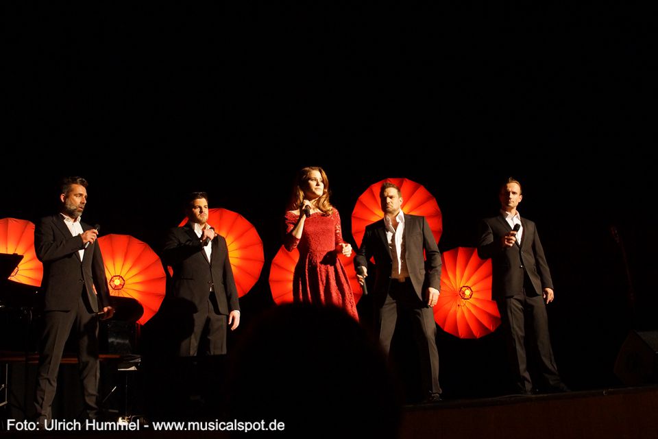 Die Musical Gentlemen mit Gastsolistin Anja Wendzel im Quadrium Wernau. musical gentlemen wernau 2018 08
