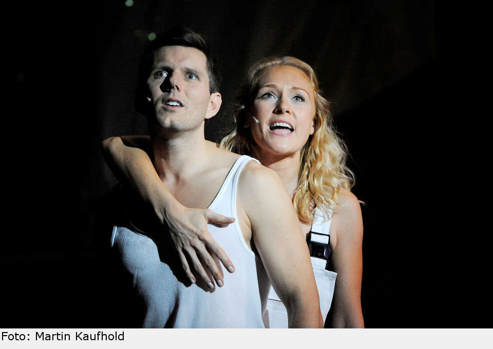 "Here right now": Einzug ins neue Zuhause. ghost01