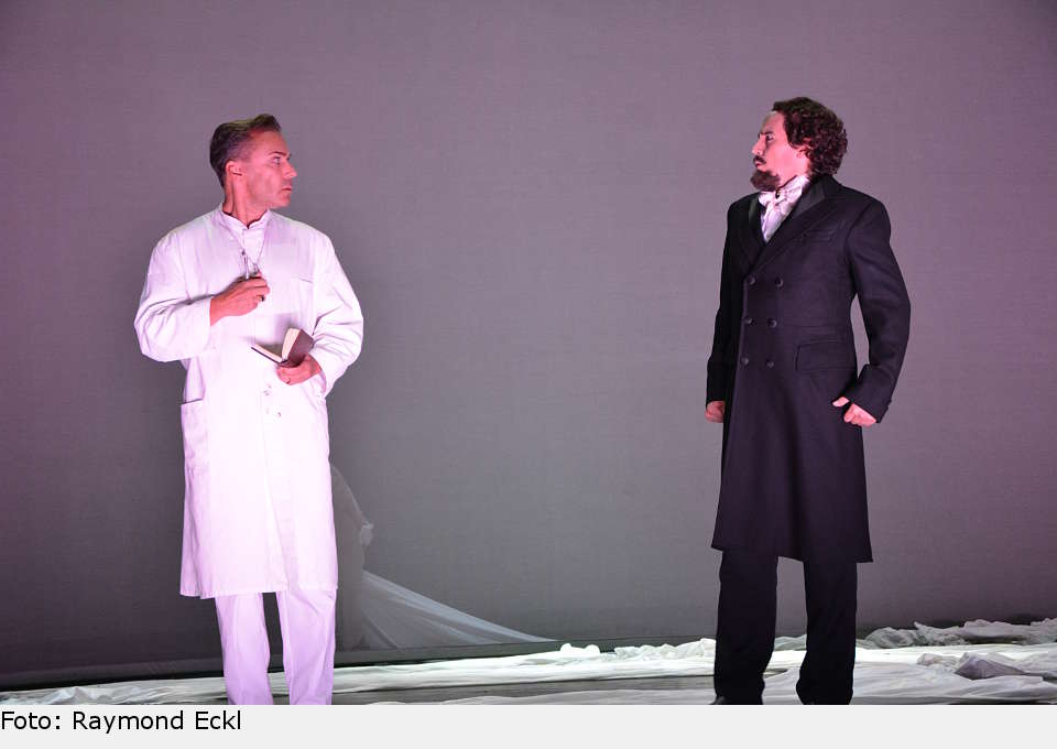 König Ludwig besucht seinen Bruder Otto. Kann der Arzt seinem Bruder helfen? ludwig 38