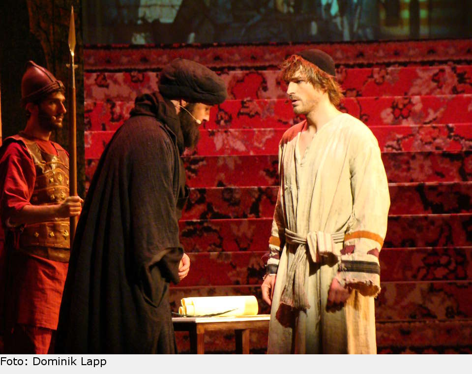 Quandrasseh will Rob die Aufnahme an der Madrassa verweigern - aber so schnell gibt Rob Cole seinen Traum nicht auf. der medicus 07