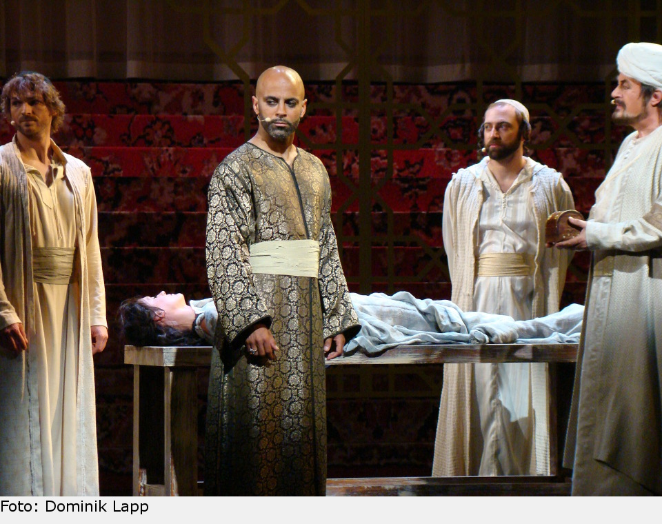 Alle Religionen verbieten es, tote Körper zu öffnen. der medicus 17